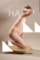 alexandr kneeling 06