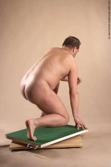 Nude Man White Kneeling poses - ALL Average Short Brown Kneeling poses - on one knee Realistic