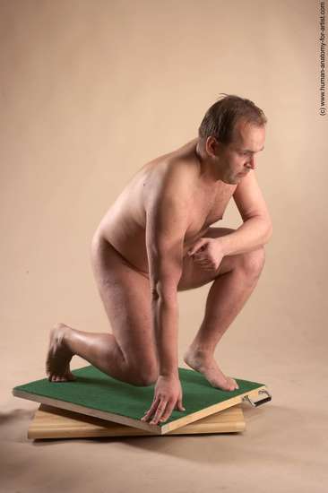 Nude Man White Kneeling poses - ALL Average Short Brown Kneeling poses - on one knee Realistic