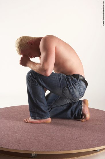 Casual Man White Kneeling poses - ALL Slim Short Blond Kneeling poses - on one knee Academic