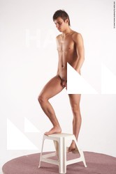 emanuell standing 04