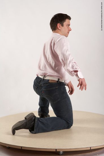 Casual Man White Kneeling poses - ALL Average Short Brown Kneeling poses - on one knee Academic