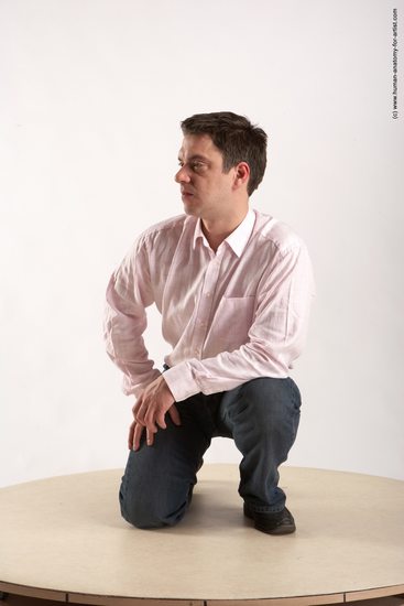 Casual Man White Kneeling poses - ALL Average Short Brown Kneeling poses - on one knee Academic