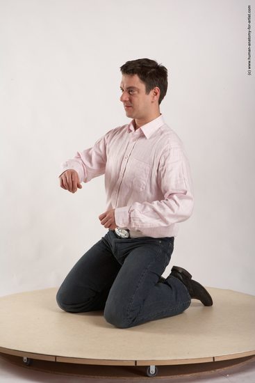 Casual Man White Kneeling poses - ALL Average Short Brown Academic