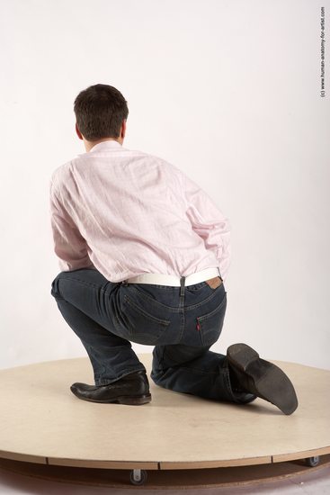 Casual Man White Kneeling poses - ALL Average Short Brown Kneeling poses - on one knee Academic