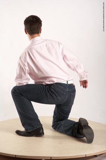 Casual Man White Kneeling poses - ALL Average Short Brown Kneeling poses - on one knee Academic