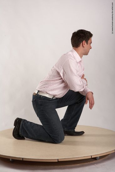 Casual Man White Kneeling poses - ALL Average Short Brown Kneeling poses - on one knee Academic