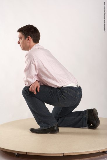 Casual Man White Kneeling poses - ALL Average Short Brown Kneeling poses - on one knee Academic