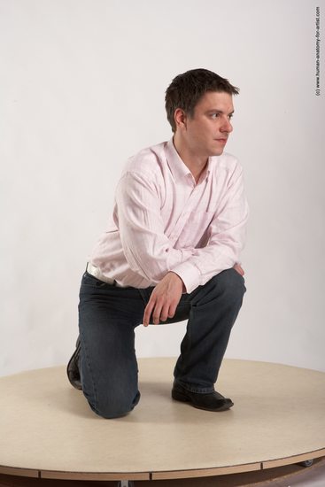 Casual Man White Kneeling poses - ALL Average Short Brown Kneeling poses - on one knee Academic