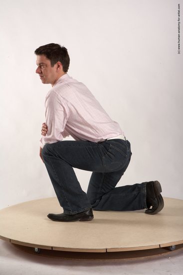 Casual Man White Kneeling poses - ALL Average Short Brown Kneeling poses - on one knee Academic