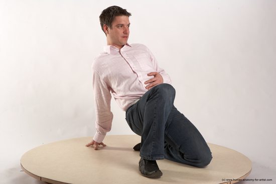 Casual Man White Kneeling poses - ALL Average Short Brown Kneeling poses - on one knee Academic