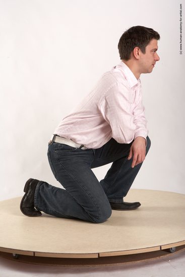 Casual Man White Kneeling poses - ALL Average Short Brown Kneeling poses - on one knee Academic