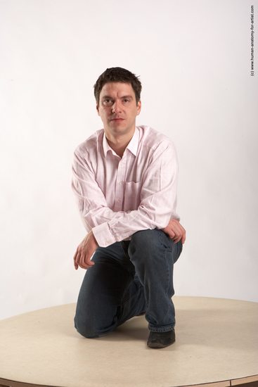 Casual Man White Kneeling poses - ALL Average Short Brown Kneeling poses - on one knee Academic