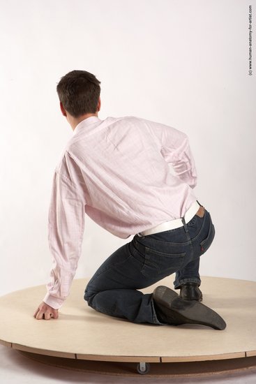 Casual Man White Kneeling poses - ALL Average Short Brown Kneeling poses - on one knee Academic