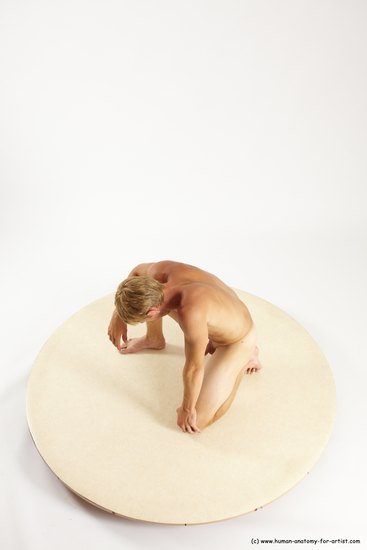 Nude Man White Kneeling poses - ALL Athletic Short Blond Kneeling poses - on one knee Multi angles poses Realistic