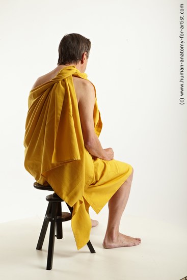 Drape Daily activities Man White Sitting poses - simple Average Short Brown Sitting poses - ALL Academic