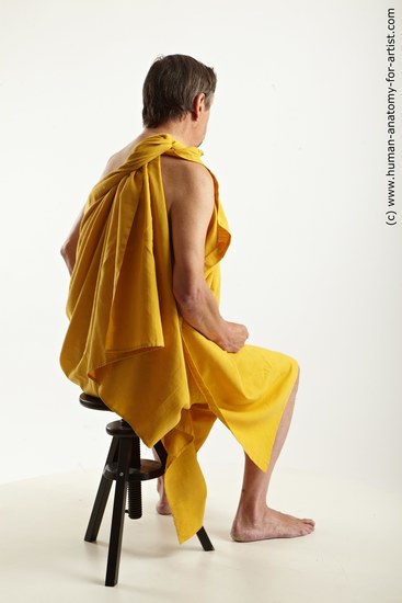 Drape Daily activities Man White Sitting poses - simple Average Short Brown Sitting poses - ALL Academic