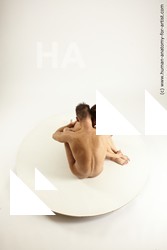 alton della sitting 05a