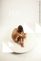 alton della sitting 08a