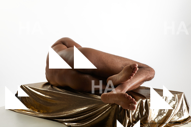 laying reference tiago16