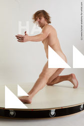 kneeling reference arvid 03