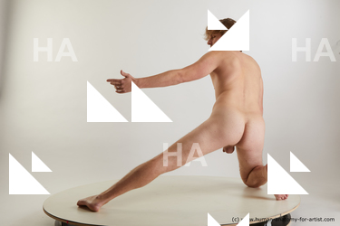 kneeling reference arvid 04