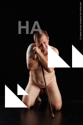 kneeling reference louis 01