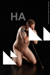 kneeling reference louis 08