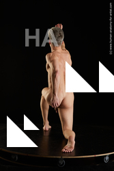 kneeling reference lutro 05