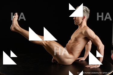 sitting reference lutro 02