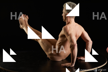 sitting reference lutro 03