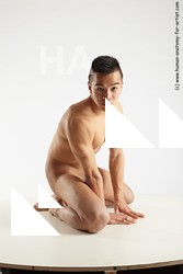 kneeling reference ricardo 01