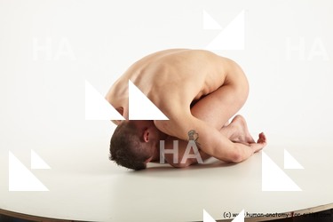 kneeling reference veroslav