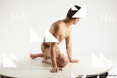 kneeling reference ricardo 01