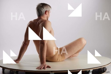 sitting reference chase 05