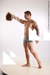 standing reference piero 01