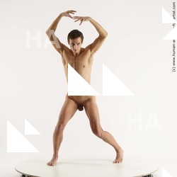 standing reference moric 01