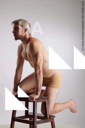 kneeling reference chase 02