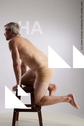 kneeling reference chase 03