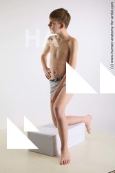 kneeling reference archie 02