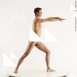 standing reference moric 01