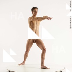 standing reference moric 02