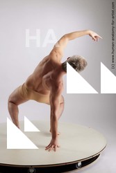 standing reference chase 05