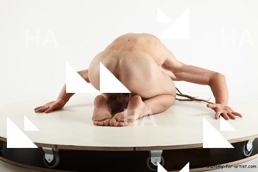 kneeling reference vavrinec 04