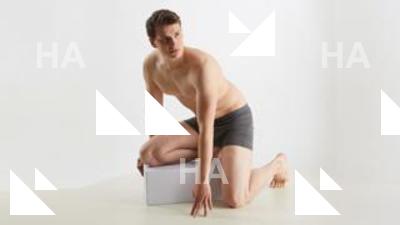 Kneeling reference poses Brett