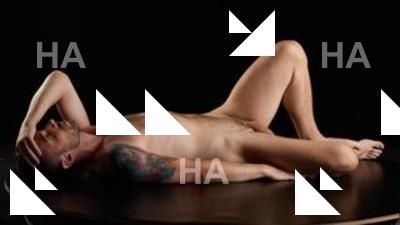 Lying reference poses Trent