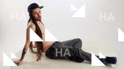 Sitting reference poses Nigel