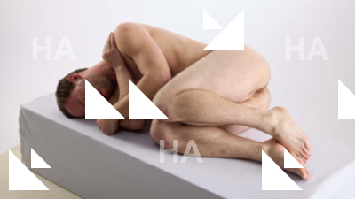 Lying reference poses Perrin