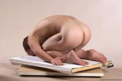 Michael Lilliputian Kneeling