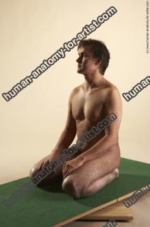 kristian kneeling 24